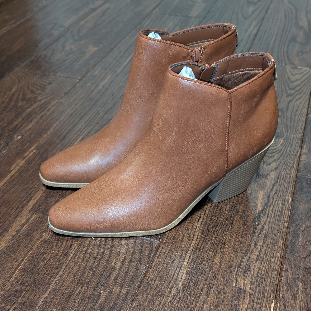 NWOB JustFab Dakota Faux Leather Heeled Ankle Boots In Tan ("Leather Brown)